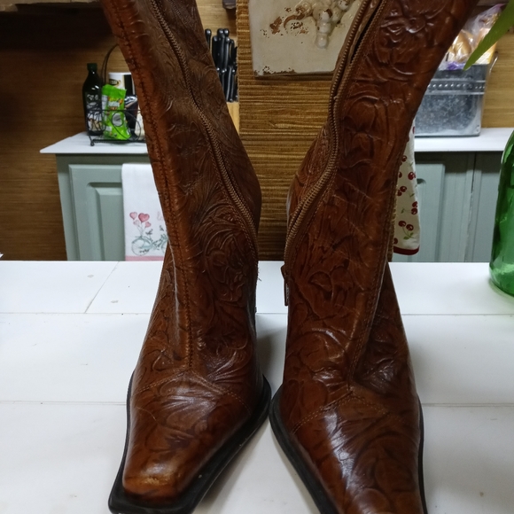 Steve Madden Boots - Picture 1 of 6